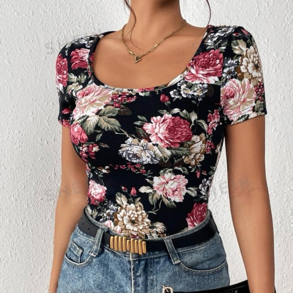Shein floral scoop neck tee. Size M.